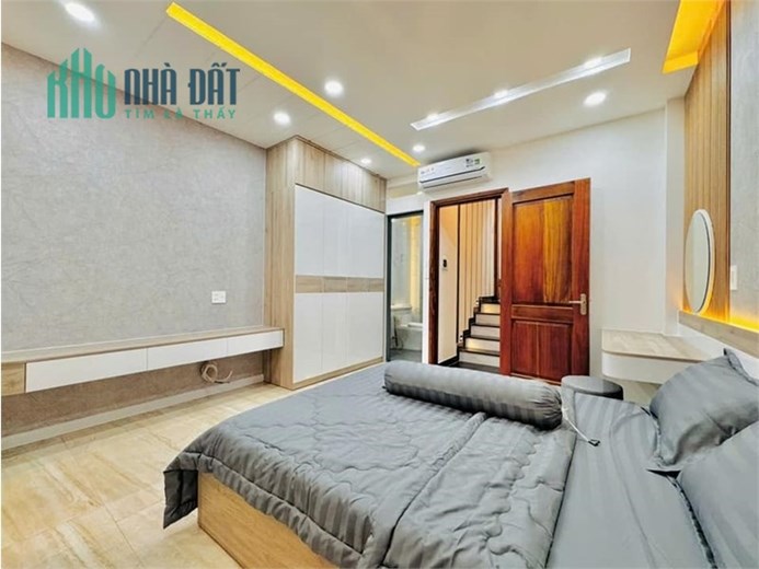 Hẻm 6m thông, Nguyễn Tư Giản, P12, 4x14m, 5 tầng tặng nội thất, 8.4 tỷ