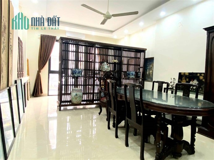 Bán Nhà Phố Lạc Long Quân Quận Cầu Giấy. 77m Mặt Tiền 4m Nhỉnh 16 Tỷ. Cam Kết Ảnh Thật Mô Tả Chính
