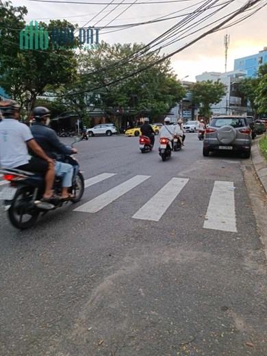( 280m2) Cho thuê Nhà Nguyên Căn 3 tầng, 9 phòng, Trung tâm Hải Châu, làm kinh doanh, văn phòng vừa