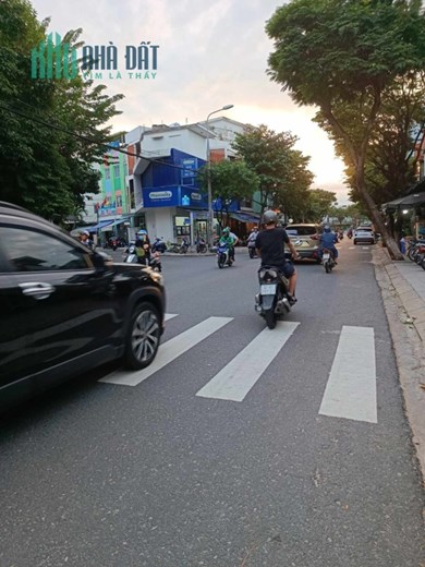 ( 280m2) Cho thuê Nhà Nguyên Căn 3 tầng, 9 phòng, Trung tâm Hải Châu, làm kinh doanh, văn phòng vừa