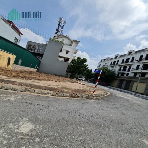 Nhà mặt phố 80m2 đất, 400m2 sàn. Mt 6m, đường 22m tại Trâu Quỳ, Gia Lâm, Hà Nội. Lh 0989894845.