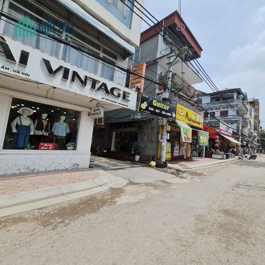 Nhà mặt phố 80m2 đất, 400m2 sàn. Mt 6m, đường 22m tại Trâu Quỳ, Gia Lâm, Hà Nội. Lh 0989894845.