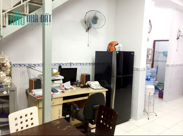 Kẹt bank, bán gấp nhà cho thuê 12 triệu, 78m2, gần ngã tư Hàng Xanh