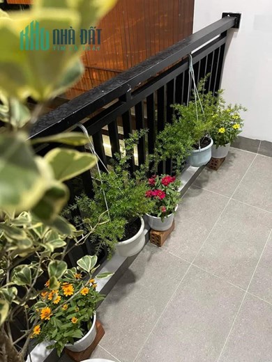 Nhà có việc cần bán gấp - Lạc Long Quân - TTTM Lotte - 75m2 x 6 Tầng - ngõ nông - thang máy