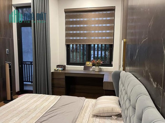 Nhà có việc cần bán gấp - Lạc Long Quân - TTTM Lotte - 75m2 x 6 Tầng - ngõ nông - thang máy