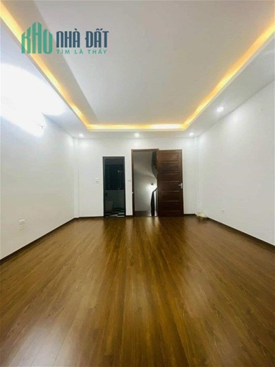 Một nhà ra phố,nhà đẹp phố Hoàng Hoa Thám,full nội thất 39.5m*5t, chỉ 5.3ty