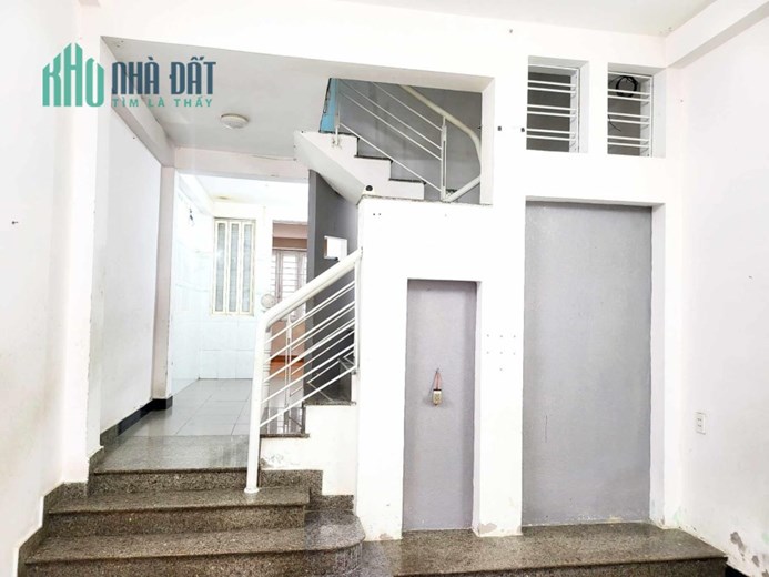 Chỉ 3 tỷ hơn, có luôn nhà mặt tiền , 2 tầng, Hải Châu Đà Nẵng