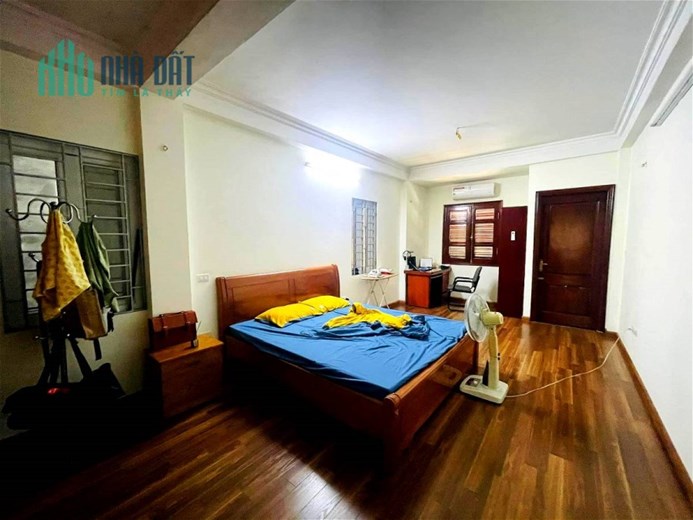 Bán Nhà Phố Lạc Long Quân Quận Cầu Giấy. 72m Xây 5 Tầng Mặt Tiền 4m Nhỉnh 12 Tỷ. Cam Kết Ảnh Thật