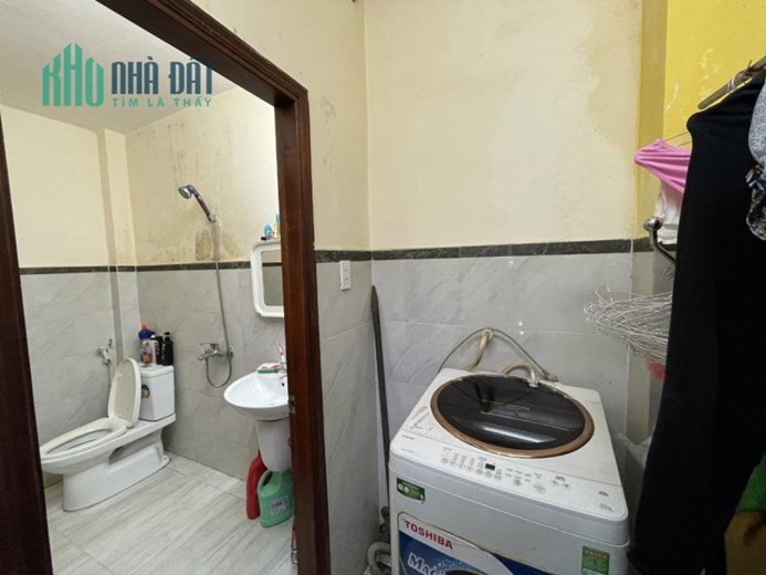Bán nhà xây chùa đường Tân Thới Nhất 13 Q.12 nhà 3 tầng 100m2 chỉ 5.9 tỷ