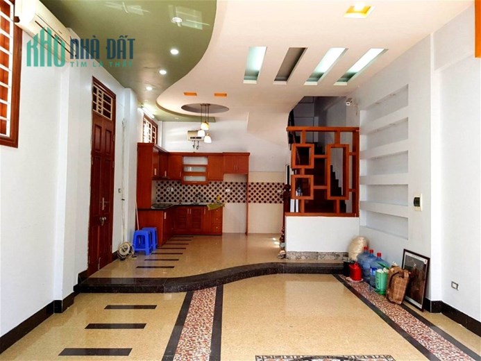 Bán Nhà Phố Lạc Long Quân Quận Cầu Giấy. 52m Xây 5 Tầng Mặt Tiền 4.7m Nhỉnh 12 Tỷ. Cam Kết Ảnh Thật