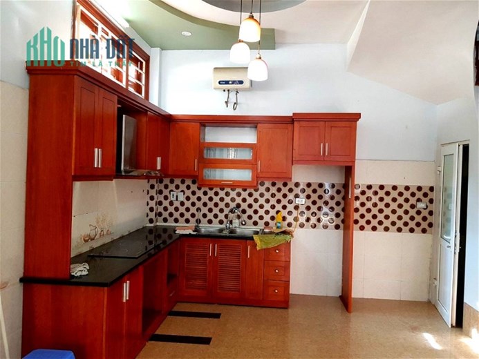Bán Nhà Phố Lạc Long Quân Quận Cầu Giấy. 52m Xây 5 Tầng Mặt Tiền 4.7m Nhỉnh 12 Tỷ. Cam Kết Ảnh Thật