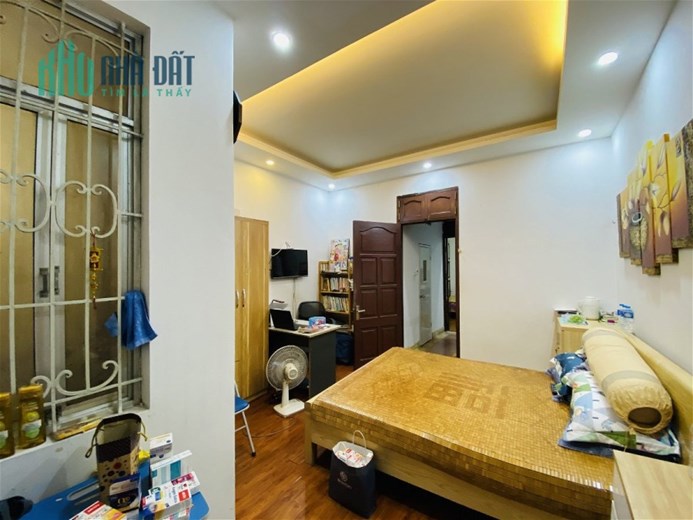Bán Nhà Phân Lô Hoàng Quốc Việt Quận Cầu Giấy. 45m Mặt Tiền 4.2m Giá 10 Tỷ. Cam Kết Ảnh Thật Mô Tả