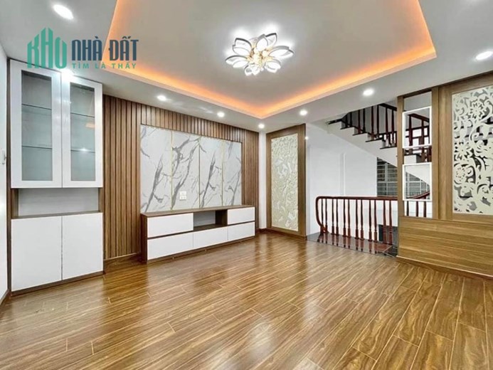 Bán Nhà Trần Quốc Hoàn, Cho Thuê Tốt, 77,5m giá 13,6 tỷ