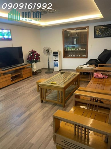Nhà mặt đường Hồ Sen vị trí đắc địa buôn bán quá ok