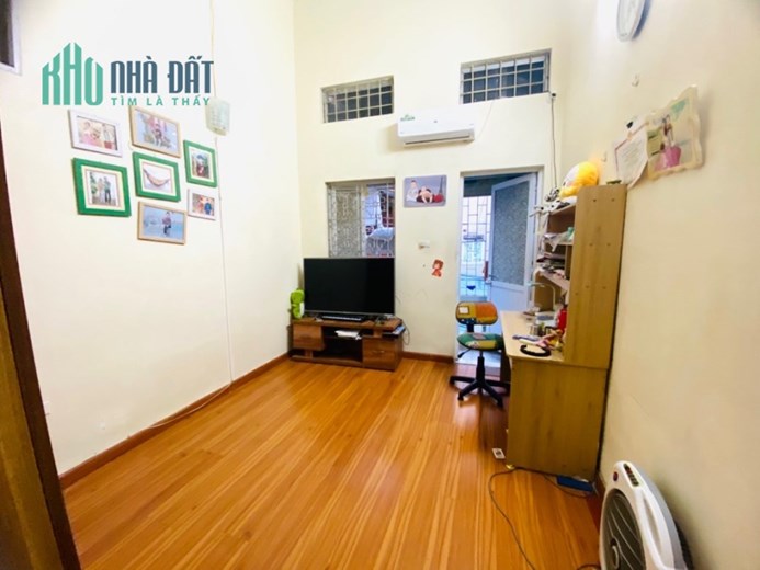 NHÀ ĐẸP DÂN XÂY DÂN Ở - TRUNG TÂM ĐỐNG ĐA -

 NHÀ THOÁNG - NGÕ VÀO RỘNG - MUA VỀ CHỈ VIỆC Ở.