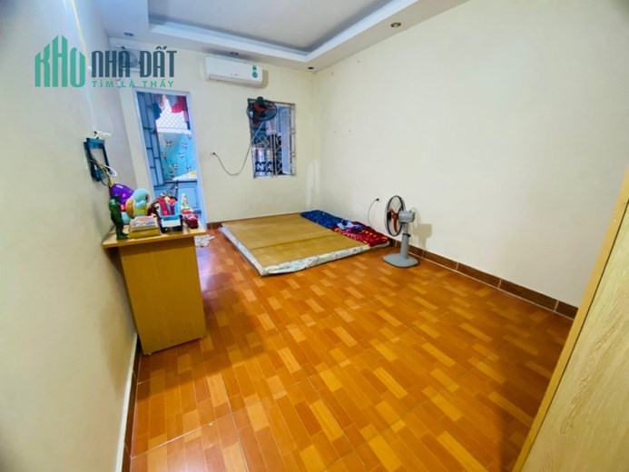 NHÀ ĐẸP DÂN XÂY DÂN Ở - TRUNG TÂM ĐỐNG ĐA -

 NHÀ THOÁNG - NGÕ VÀO RỘNG - MUA VỀ CHỈ VIỆC Ở.