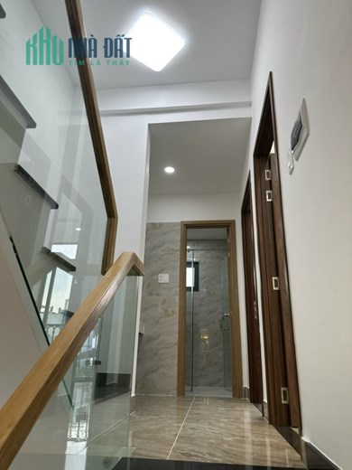 Nhà HXH đỗ cửa Lê Quang Định, P7, DT 5.2x10m, 4 lầu mới, giá 8.5 tỷ TL