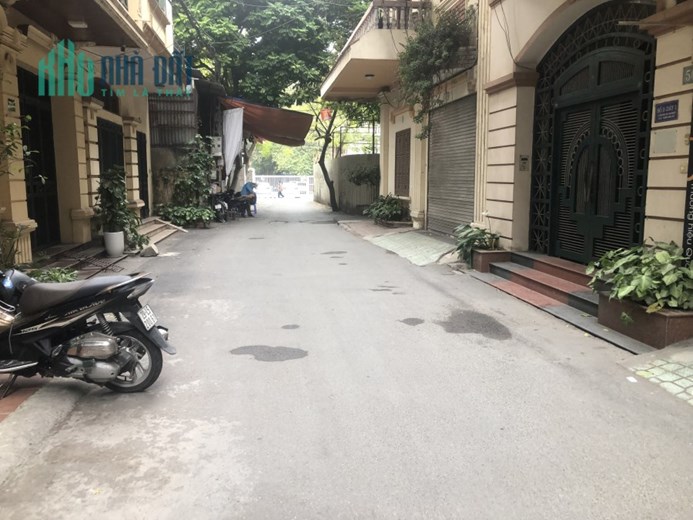 Bán nhà Nguyễn Phong Sắc. PHÂN LÔ _ Ô TÔ TRÁNH BA GÁC. 65m2_13.2tỷ