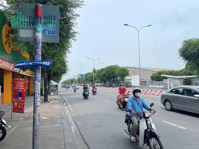SIÊU PHẨM NHÀ MẶT TIỀN - 410M2 - CHO THUÊ 200 TRIÊU/THÁNG.