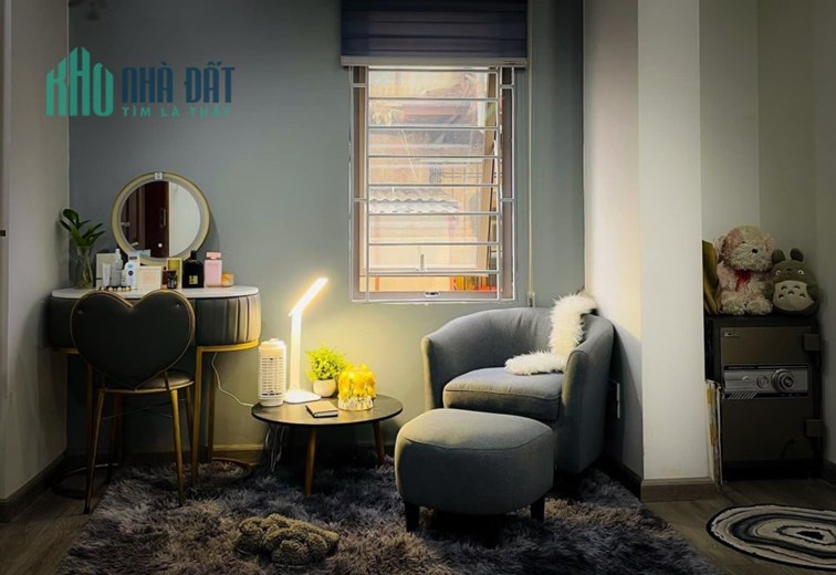 Bán nhà đẹp Phố 8/3, 45m2, 5 Tầng, MT 4,5m, Cách Mp 10m giá 6,x Tỷ