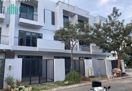 Cho thuê nhà phố hẻm 1078  Lê Văn Lương Nhà Bè. Thiết kế hiện đại 3 tầng, 4PN, 5WC 15 triệu/ tháng.