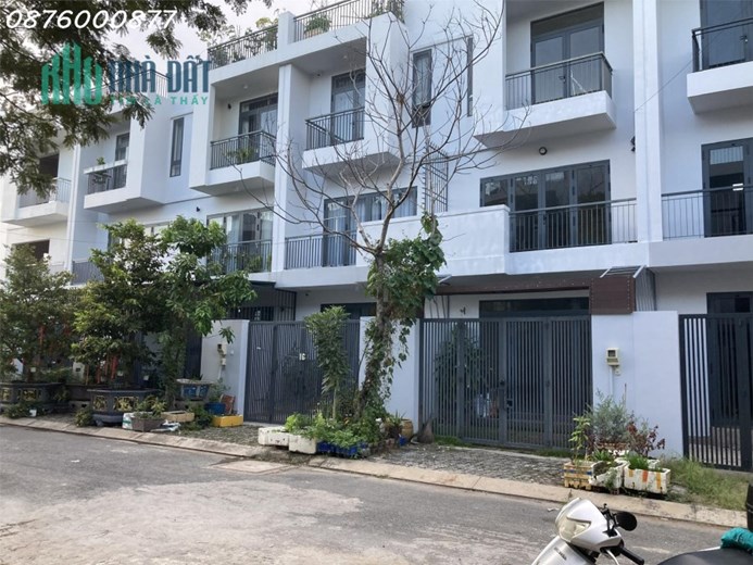 Cho thuê nhà phố Lê Văn Lương Nhà Bè. Thiết kế hiện đại 3 tầng, 4PN, 5WC 15 triệu/ tháng. Quy hoạch