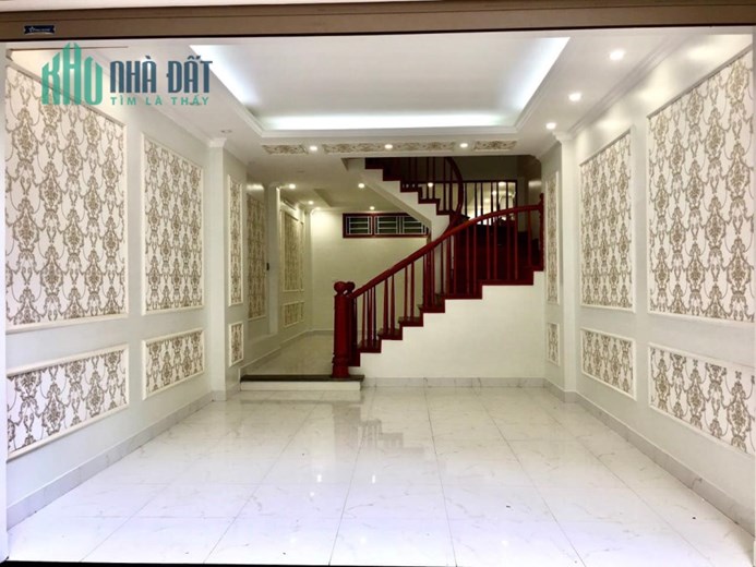 MẶT PHỐ !! Cho thuê nhà MP Khuất Duy Tiến  TX 60m x4T 5PN hơn 20 tr vỉa hè mênh mông KD tốt