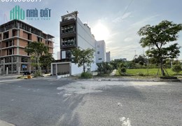 Bán đất Lê Văn Lương Nhà Bè. MT đường16m liền kề tòa nhà cho thuê 100 phòng, giá chỉ 55 triệu/m2