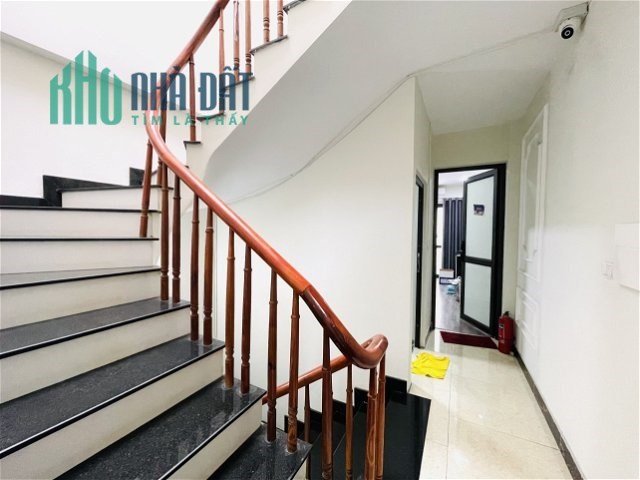 Bán nhà phố Quan Nhân 40m2x6 tầng, lô góc, ngõ rộng 5m, ô tô, kinh doanh, về ở luôn chỉ 8.3 tỷ.