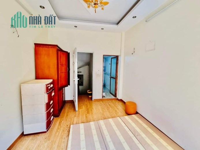 Chủ gửi bán nhanh nhà ở Thịnh Quang, Đống Đa. Nhà 5 tầng vị trí đẹp, giá giảm sâu có thương lượng