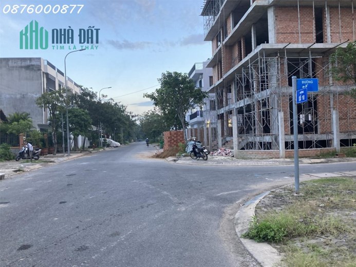 Bán nhà phố hẻm 1078 Lê Văn Lương Nhà Bè. 3 lầu + sân thượng đường 16m đối diện tòa nhà cho thuê