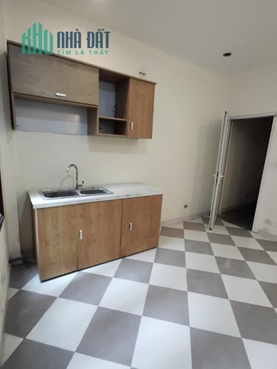 Chính chủ cần cho thuê căn hộ 2 phòng ngủ, 1WC tại chân cầu Long Biên, Hà Nội