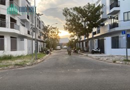 Bán nhà phố hẻm 1078 Lê Văn Lương Nhà Bè. Thiết kế hiện đại 3 lầu + sân thượng, nội thất hoàn thiện