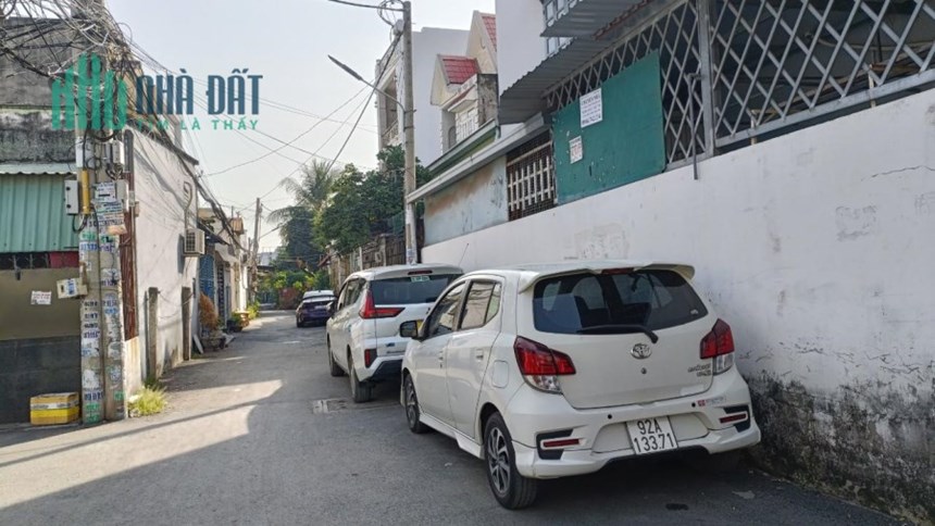 Nhà bán gần Chợ Hiệp Bình - Phạm Văn Đồng 5.2 x 11 - xe hơi vào nhà hơn 5 tỉ