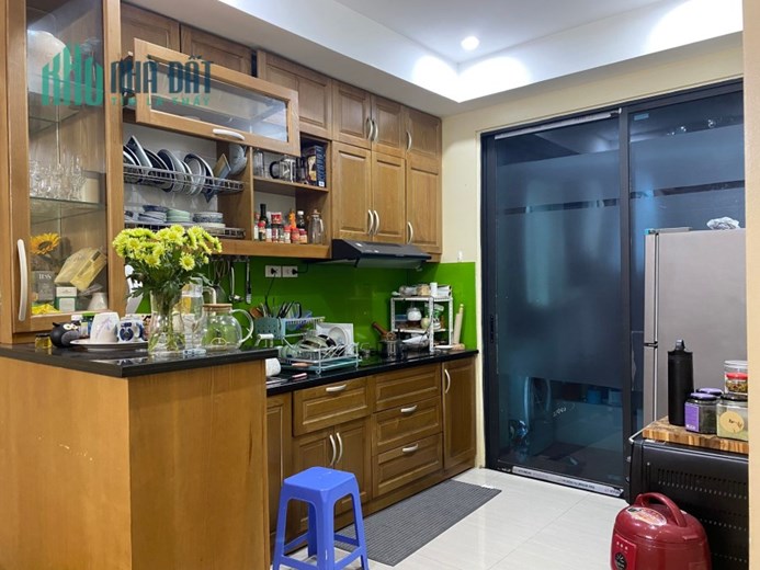 THÚY KIỀU !! Cho thuê chung cư Golden Land 275 Nguyễn Trãi 100m 2PN 2WC phun đồ 10 tr 0969040000
