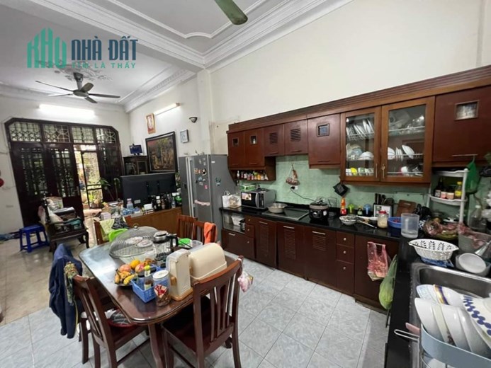 chính chủ  bán nhà trần quốc hoàn PL 2 thoáng ôtô tránh>17 tỷ 80m 4T