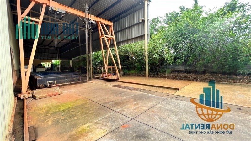 nhà xưởng sản xuất, có hệ thống xử lý nước thải, bể xử lý kim loại bằng axit. PC tự động