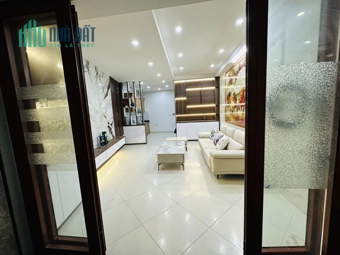 NHÀ ĐẸP 4 TẦNG THÁI THỊNH 52M2, 8XX TỶ, Ở NGAY - 2 BƯỚC RA Ô TÔ TRÁNH - MẶT NGÕ KINH DOANH ĐỈNH- Ở