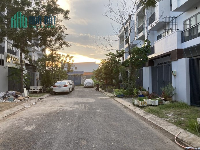 Bán nhà phố KDC Lập Phúc Nhà Bè. Thiết kế hiện đại 3 lầu + sân thượng, điện nước âm giá chỉ 6tỷX