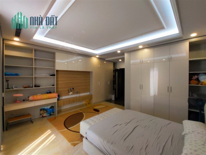 Bán Nhà Phố Lạc Long Quân Quận Cầu Giấy. 50m Xây 8 Tầng Mặt Tiền 5m Nhỉnh 16 Tỷ. Cam Kết Ảnh Thật
