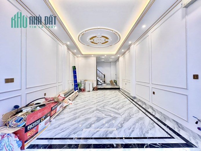 Siêu phẩm nhà phố Thụy Khuê, ô tô vào tận nhà, 7 tầng có thang máy DT 52m2, cách mặt phố 10m