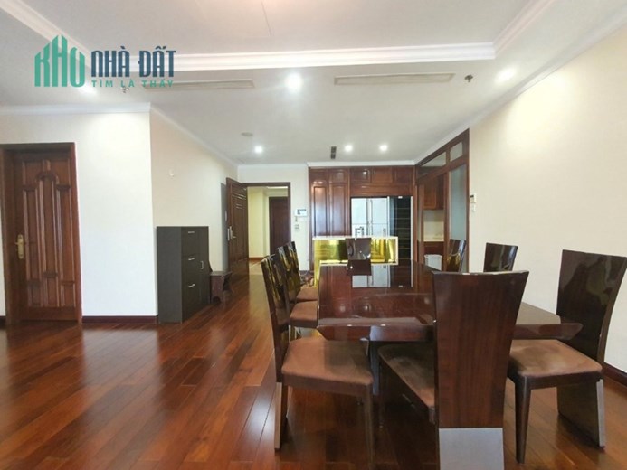 CHO THUÊ căn hộ Vincom Center - Đường đồng khởi,Quận 1 :  160m2, 3 phòng ngủ, 2 vệ sinh, full NT