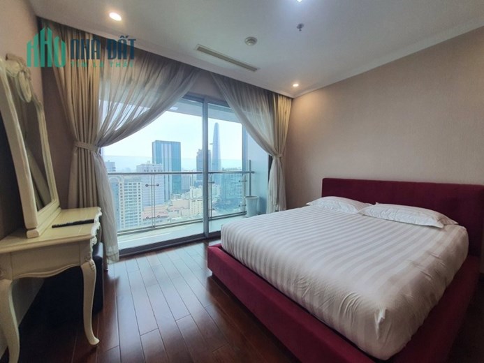 CHO THUÊ căn hộ Vincom Center - Đường đồng khởi,Quận 1 :  160m2, 3 phòng ngủ, 2 vệ sinh, full NT
