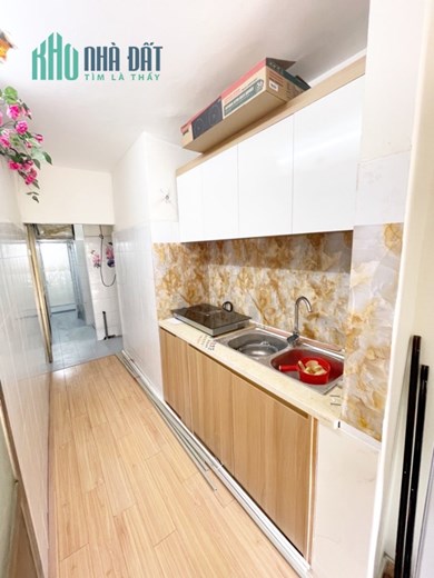 Bán TT Quỳnh Mai- nhỉnh 2 tỉ-ttsd dưới 100m2-nhà đẹp ở luôn-full nội thất-ô tô đỗ cầu thang-view