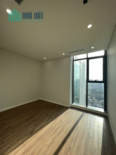 Hiếm ! căn 4PN 2WC -CC Golden Palace  142m2 giá 8.1 tỷ NTCB view thoáng mát