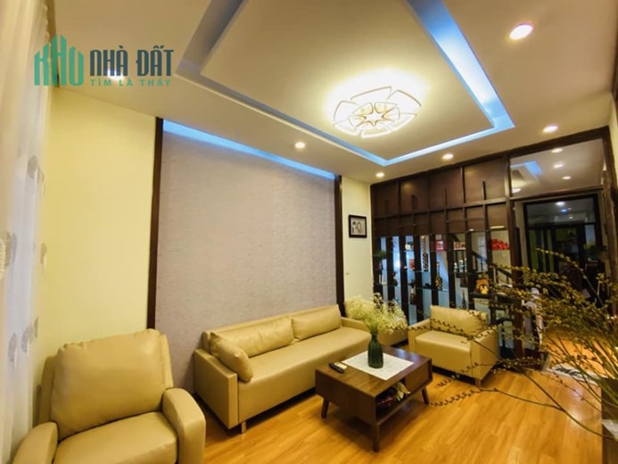 Nhà đẹp Hoàng Cầu, Đống Đa, 48m2, MT: 5m, Ô Tô tránh, kinh doanh đỉnh. Giá 11,6 tỷ