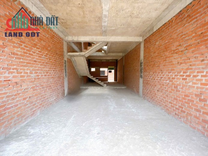 Bán nhà 1 trệt 2 lầu KDC Bửu Long, đối diện công viên chỉ 4ty550