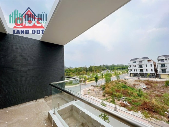 Bán nhà 1 trệt 2 lầu KDC Bửu Long, đối diện công viên chỉ 4ty550