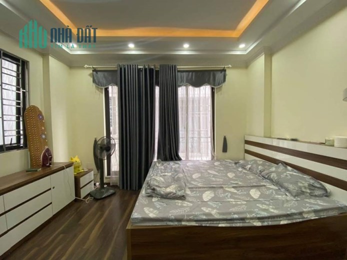 Hiếm!!! Nhà Phân Lô Phố Trần Hưng Đạo, Ngõ Rộng Ôtô Tránh, KD, 45m2, 4 Tầng, Gía 12 Tỷ.