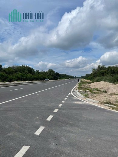 DUY NHẤT LÔ GÓC TẠI THỊ TRẤN LAI UYÊN BÀU BÀNG